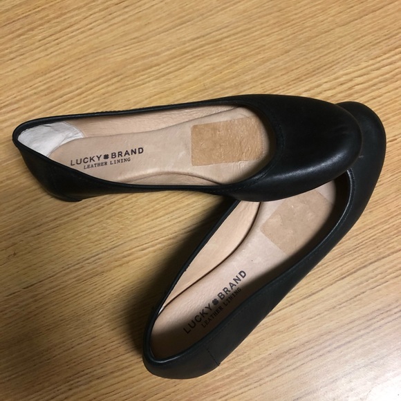 Lucky Brand Shoes - Lucky Brand black flats